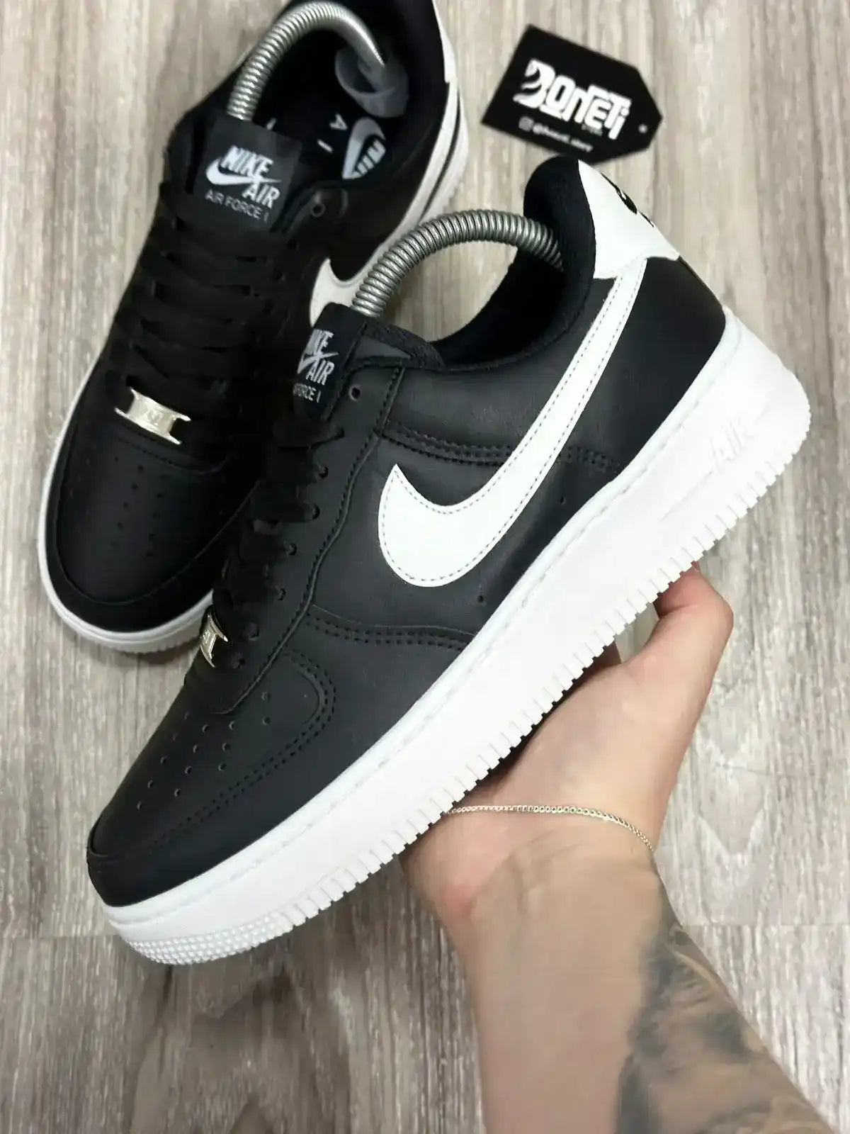 TÊNIS NK AIR FORCE 1 - PRETO E BRANCO