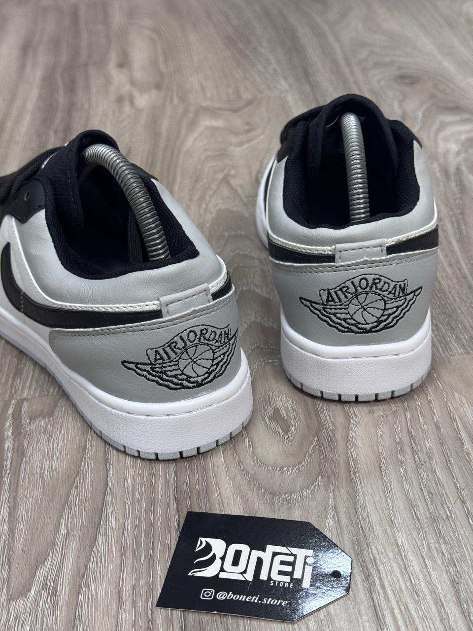 TÊNIS NK JORDAN 1 - CINZA/BRANCO