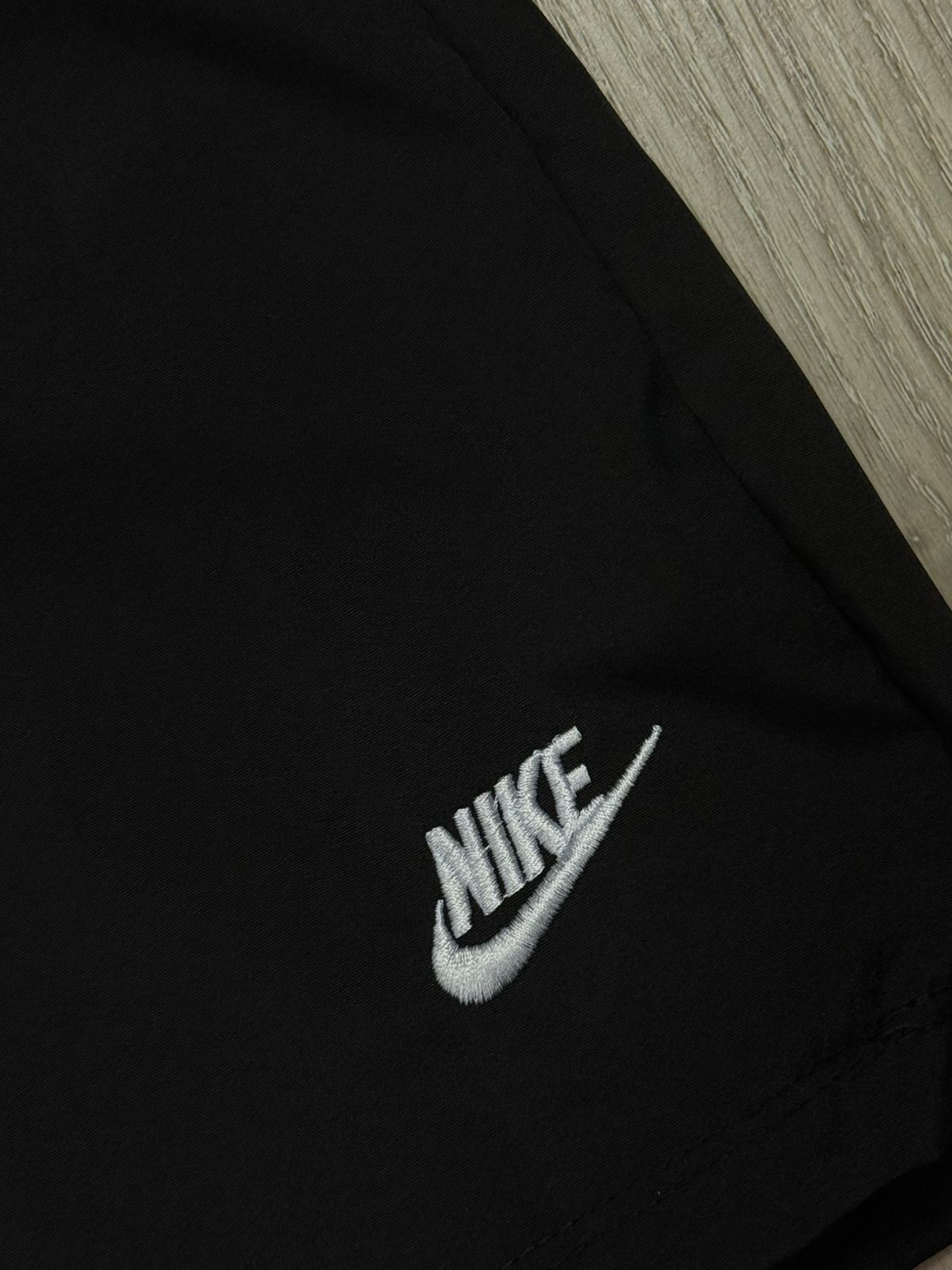 SHORTS TACTEL NK CLUB BORDADO - PRETO