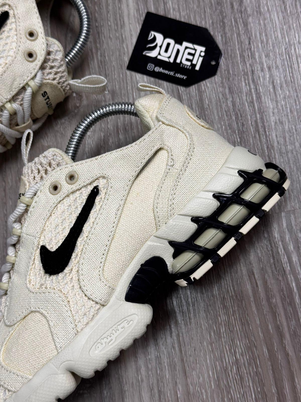 TÊNIS NK X STUSSY AIR ZOOM SPIRIDON CAGE 2 - FOSSIL