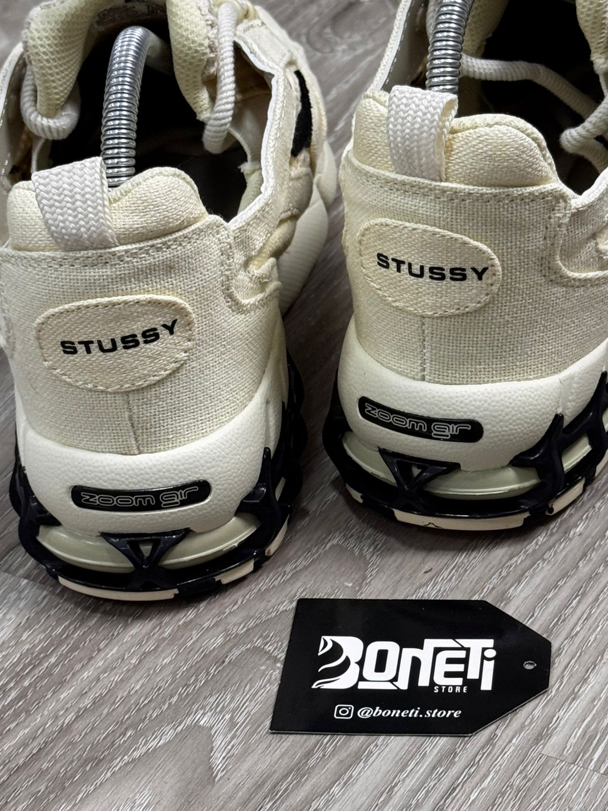 TÊNIS NK X STUSSY AIR ZOOM SPIRIDON CAGE 2 - FOSSIL