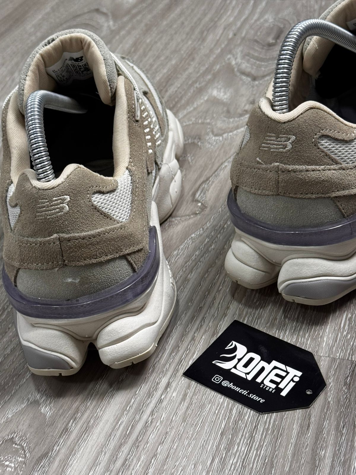 TÊNIS NB 9060 - CARAMELO