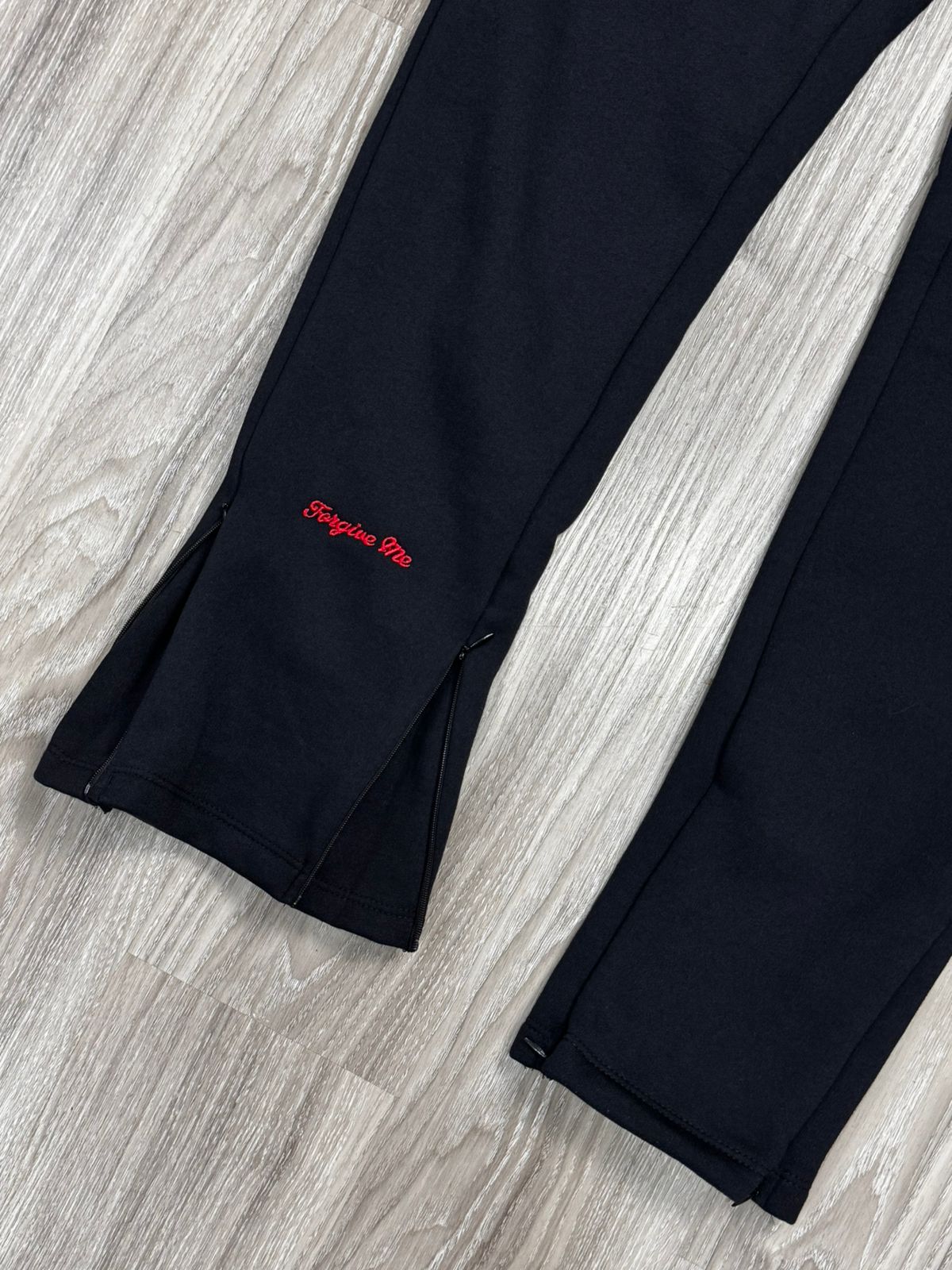 CONJUNTO SYNA WORLD WINTER MOLETOM - BLACK RED