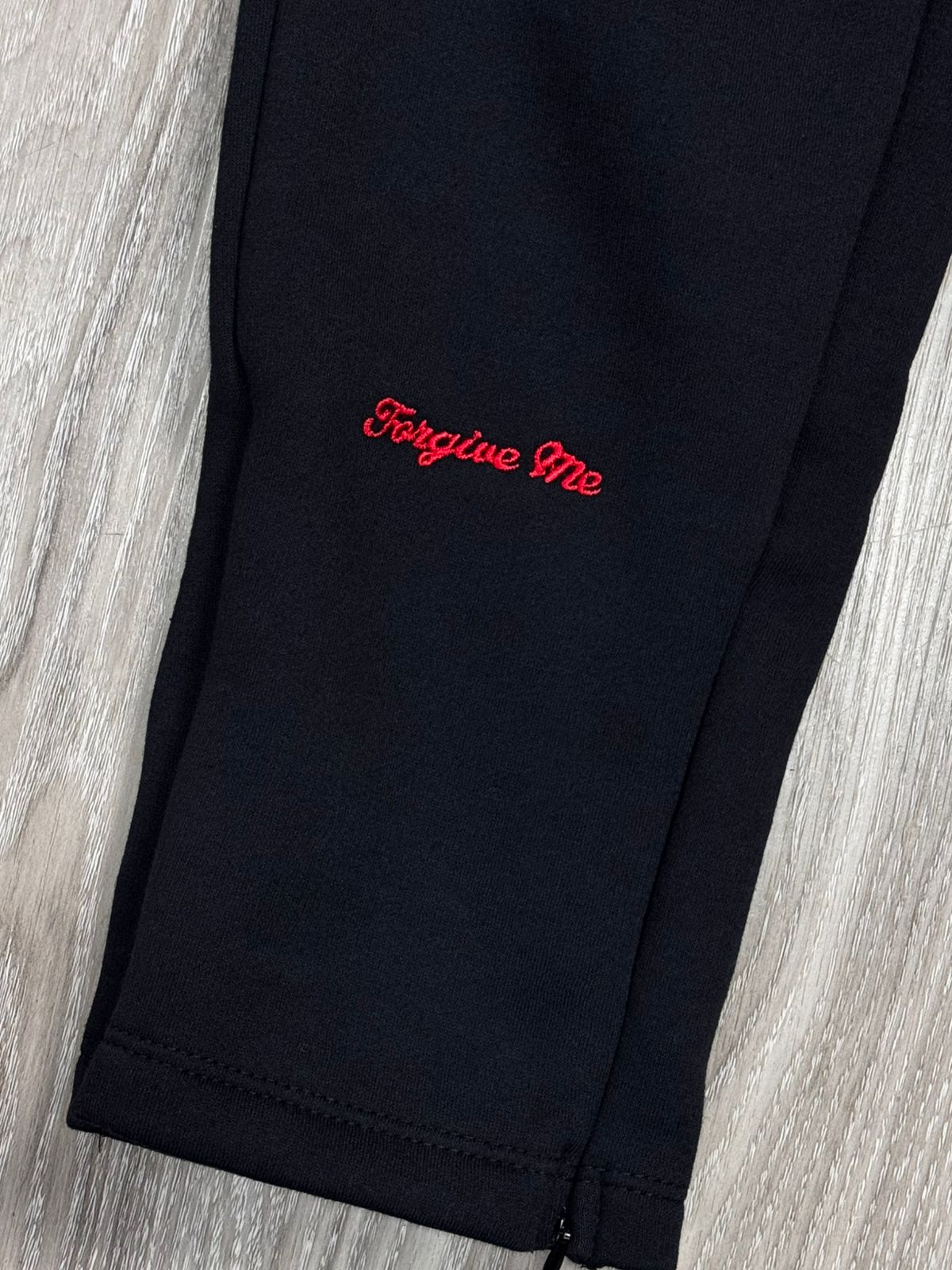 CONJUNTO SYNA WORLD WINTER MOLETOM - BLACK RED