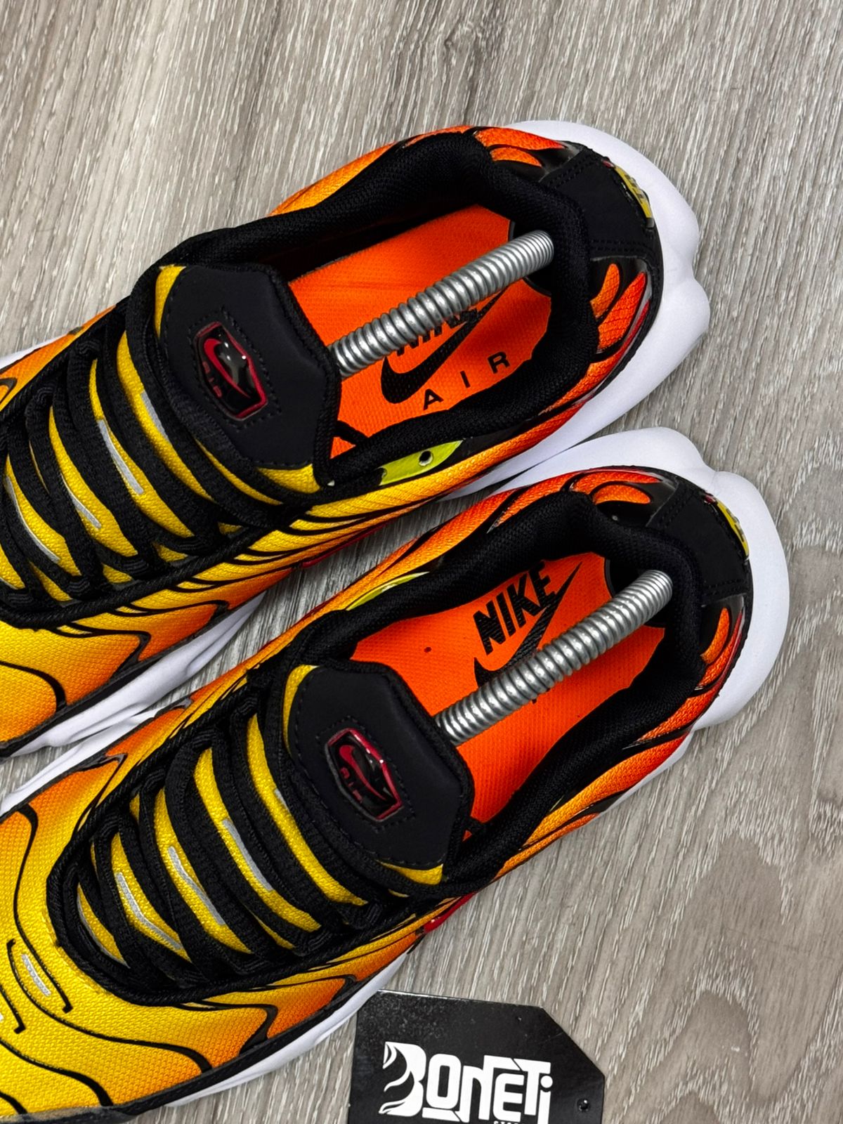 TÊNIS NK AIR MAX PLUS TN - TIGER