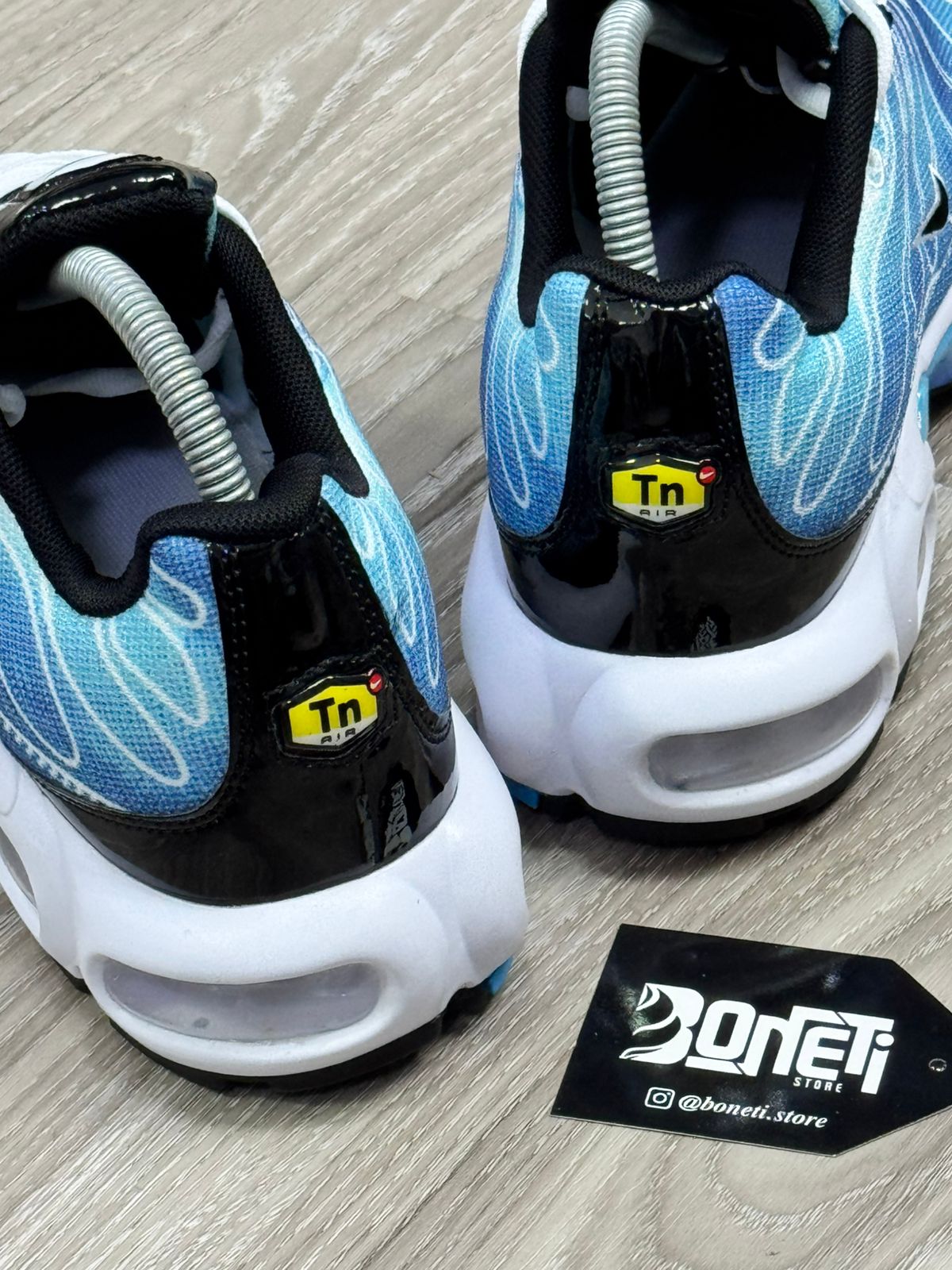 TÊNIS NK AIR MAX PLUS TN - PHOTOGRAPHY