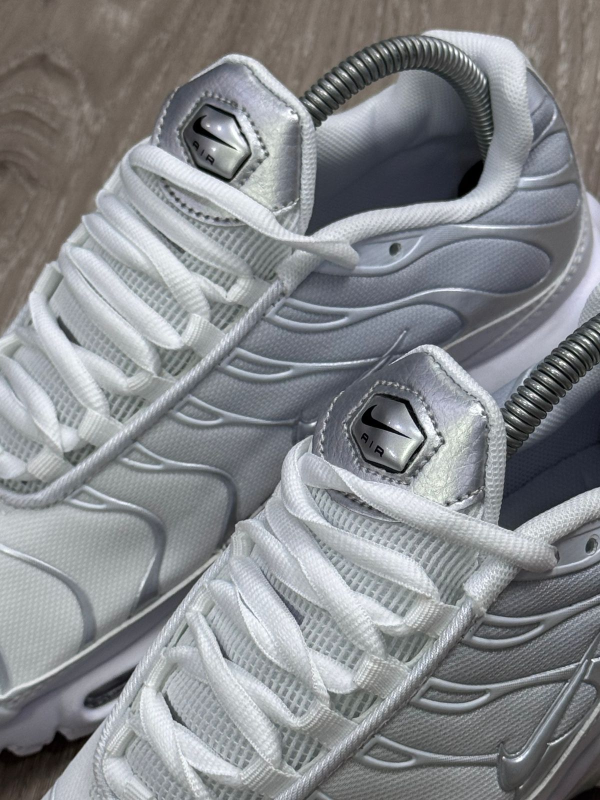 TÊNIS NK AIR MAX PLUS TN - PURE PLATINUM