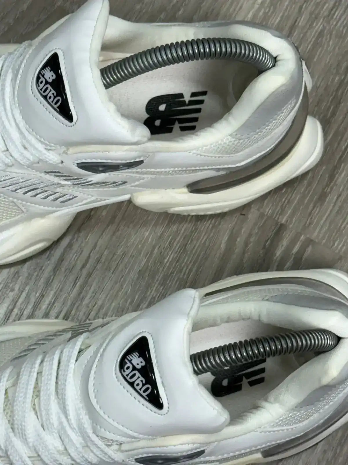 TÊNIS NB 9060 - BEGE