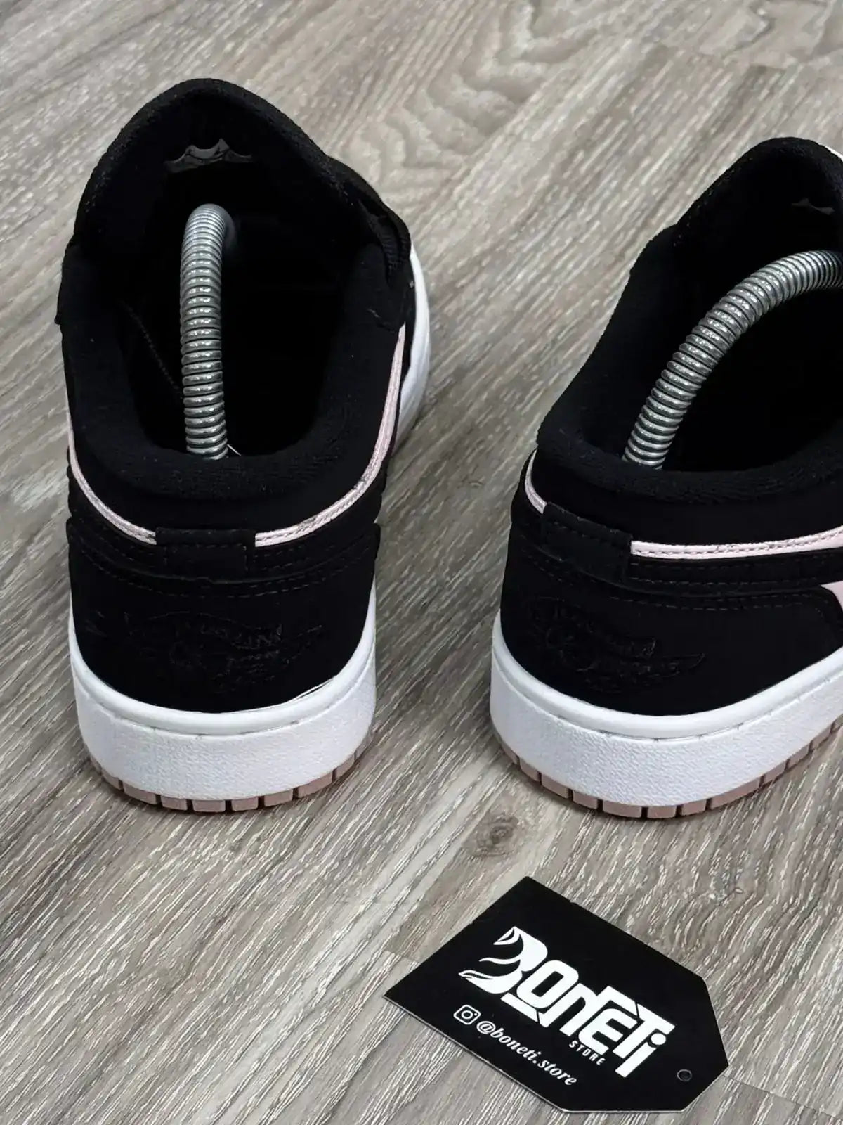 TÊNIS NK JORDAN 1 - ROSA