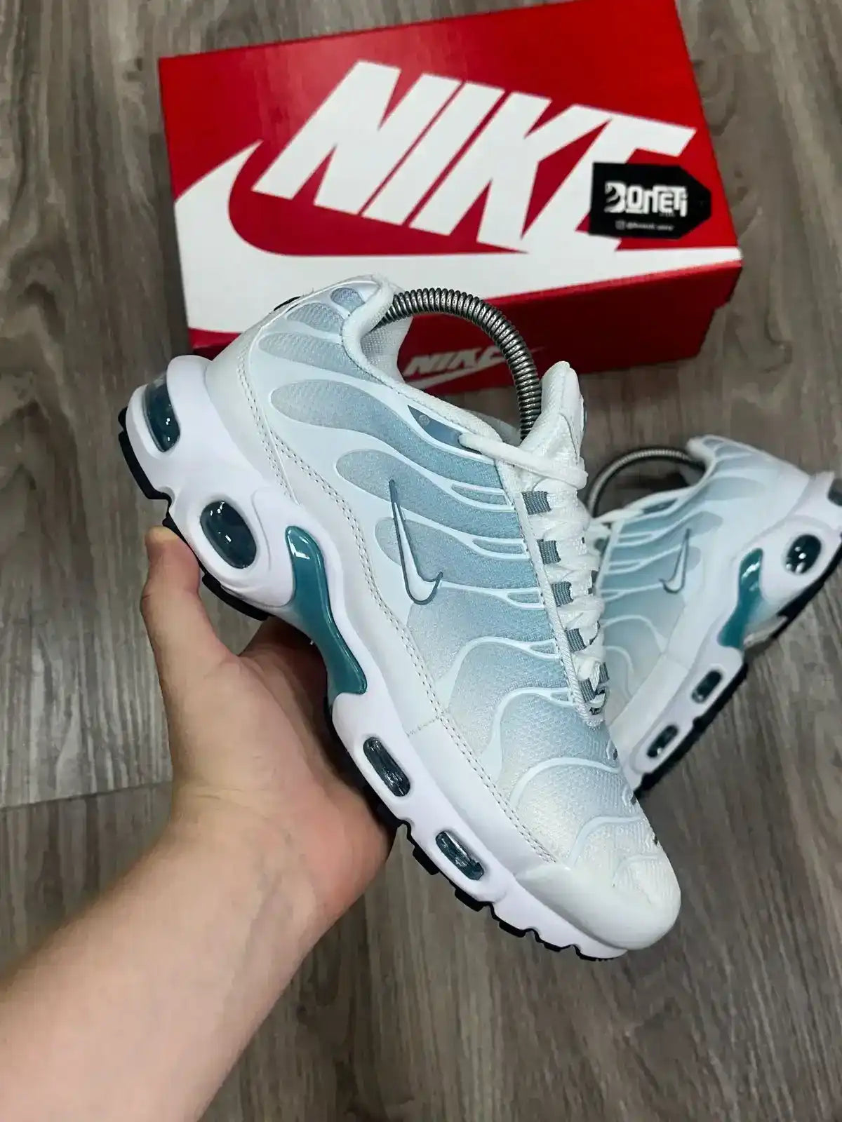 TÊNIS NK AIR MAX PLUS TN - MICA GREEN