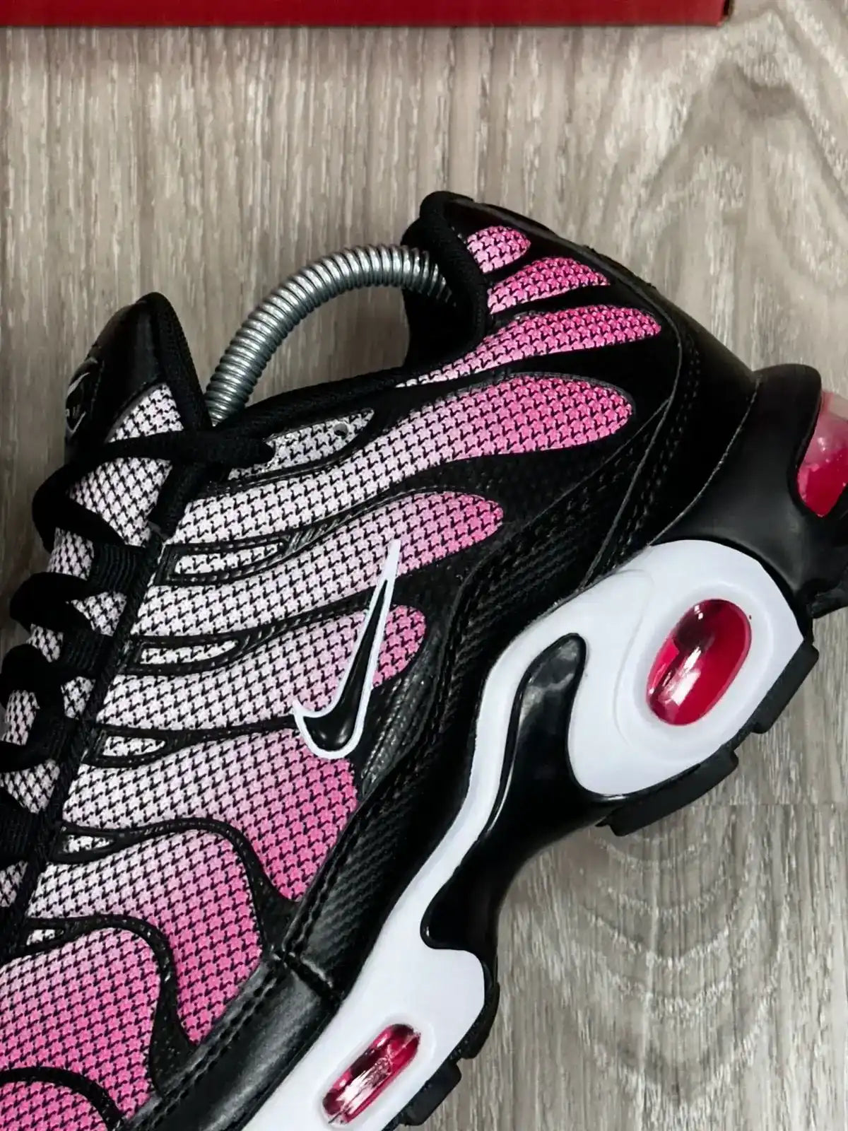 TÊNIS NK AIR MAX PLUS TN SUNSET PULSE