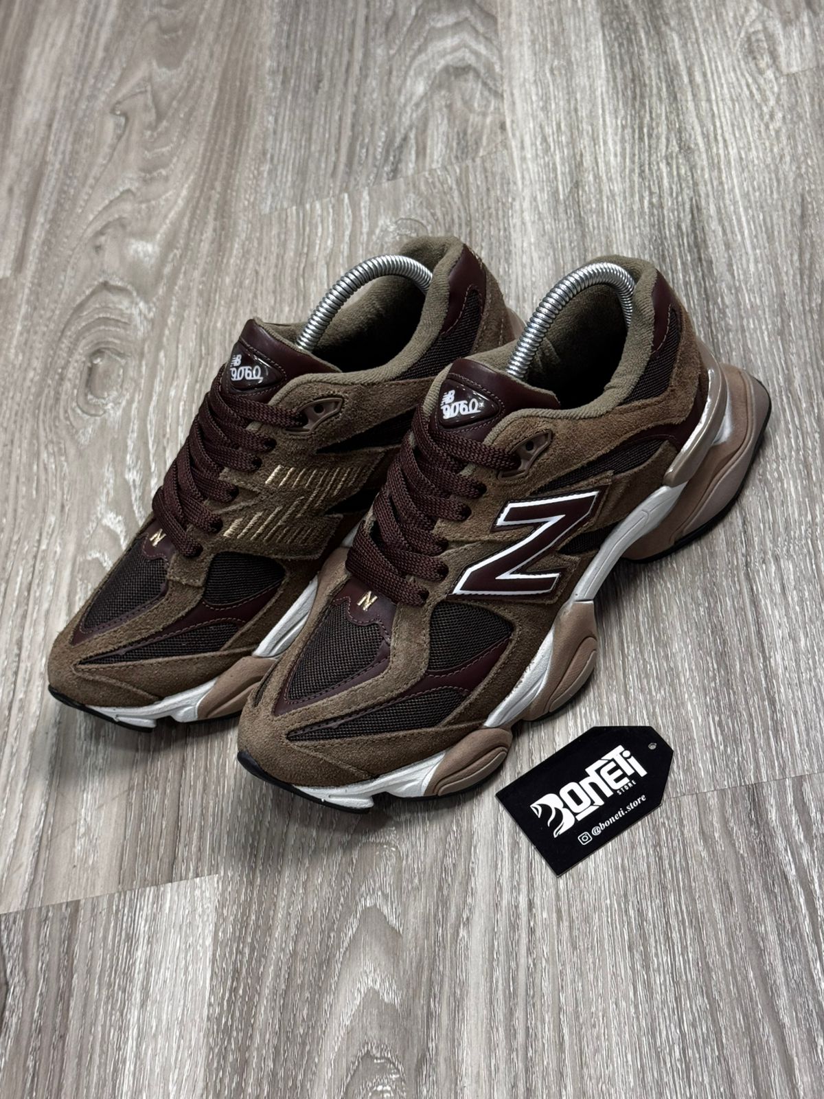 TÊNIS NB 9060 - MARROM