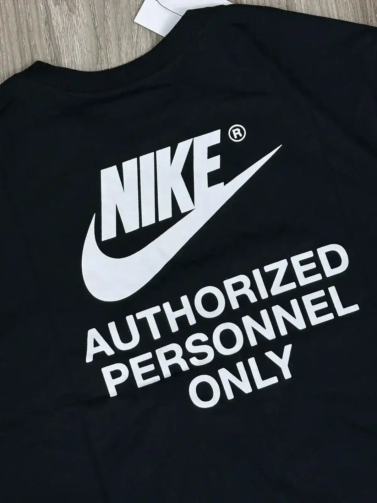 CAMISETA NK AUTHORIZED - PRETA