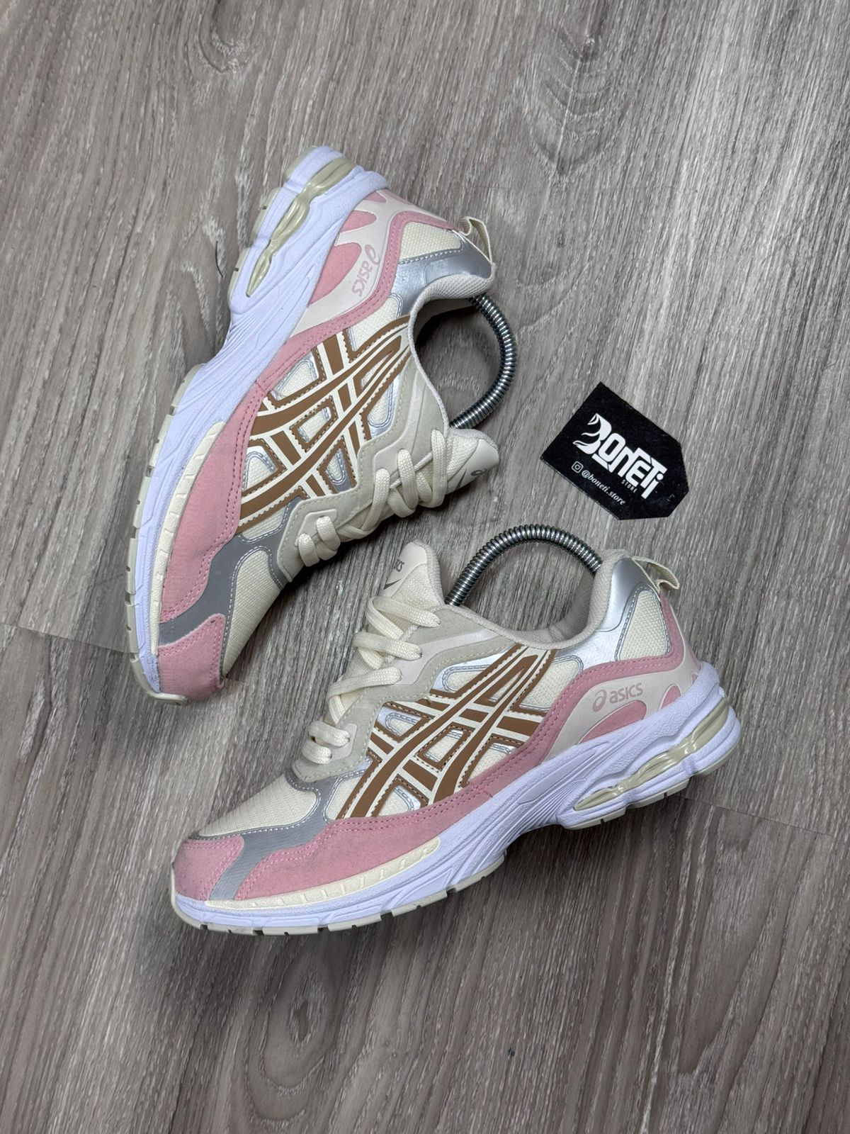 TÊNIS ASICS GEL NYC - BEGE E ROSA