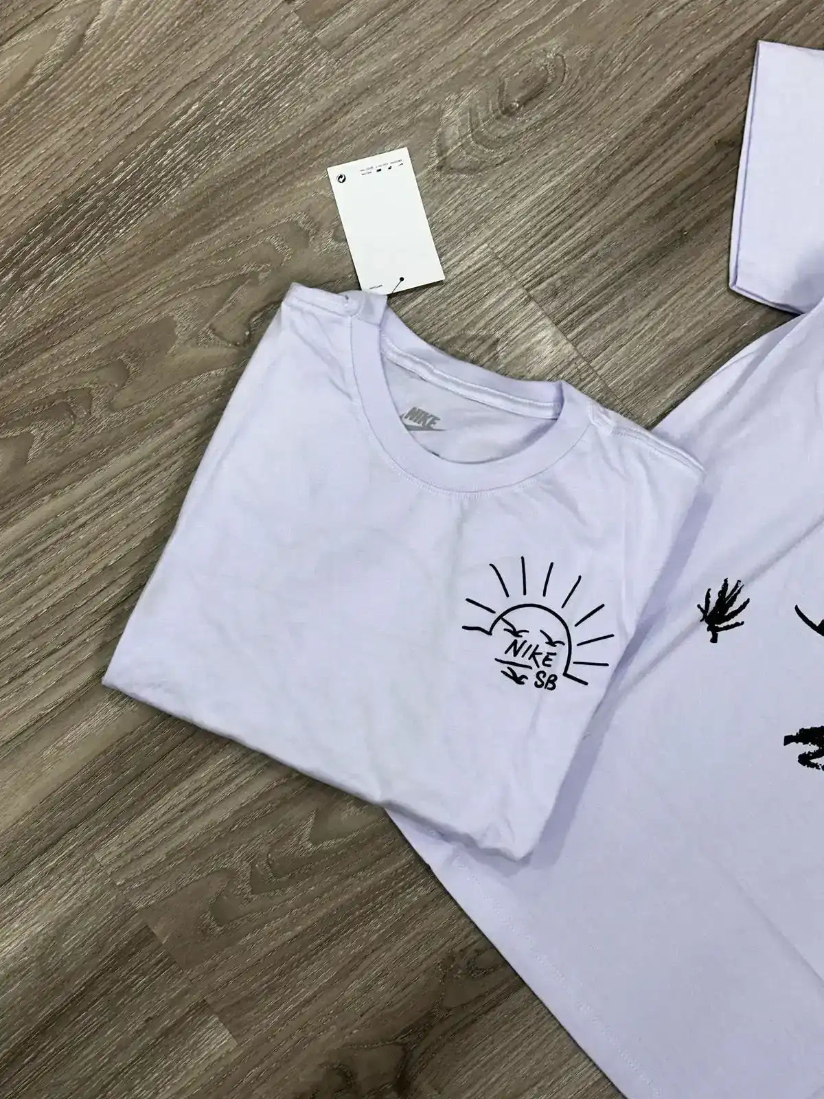 CAMISETA NK SB SUNSET - BRANCA