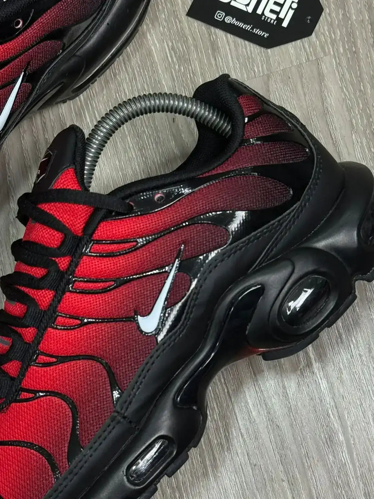 TÊNIS NK AIR MAX PLUS TN - DEADPOOL