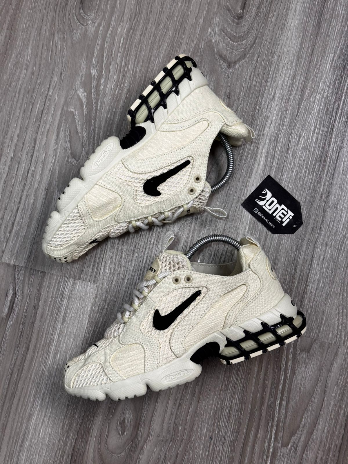 TÊNIS NK X STUSSY AIR ZOOM SPIRIDON CAGE 2 - FOSSIL