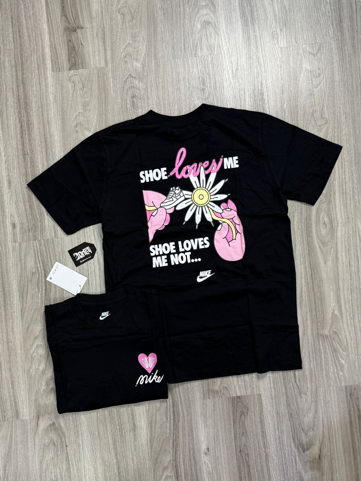 CAMISETA NK SHOE LOVE - PRETA