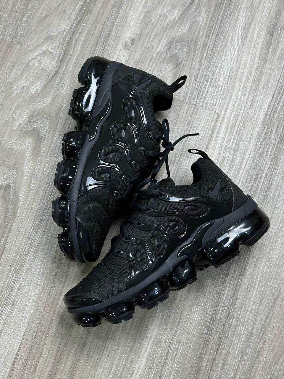TÊNIS NK VAPORMAX PLUS - PRETO