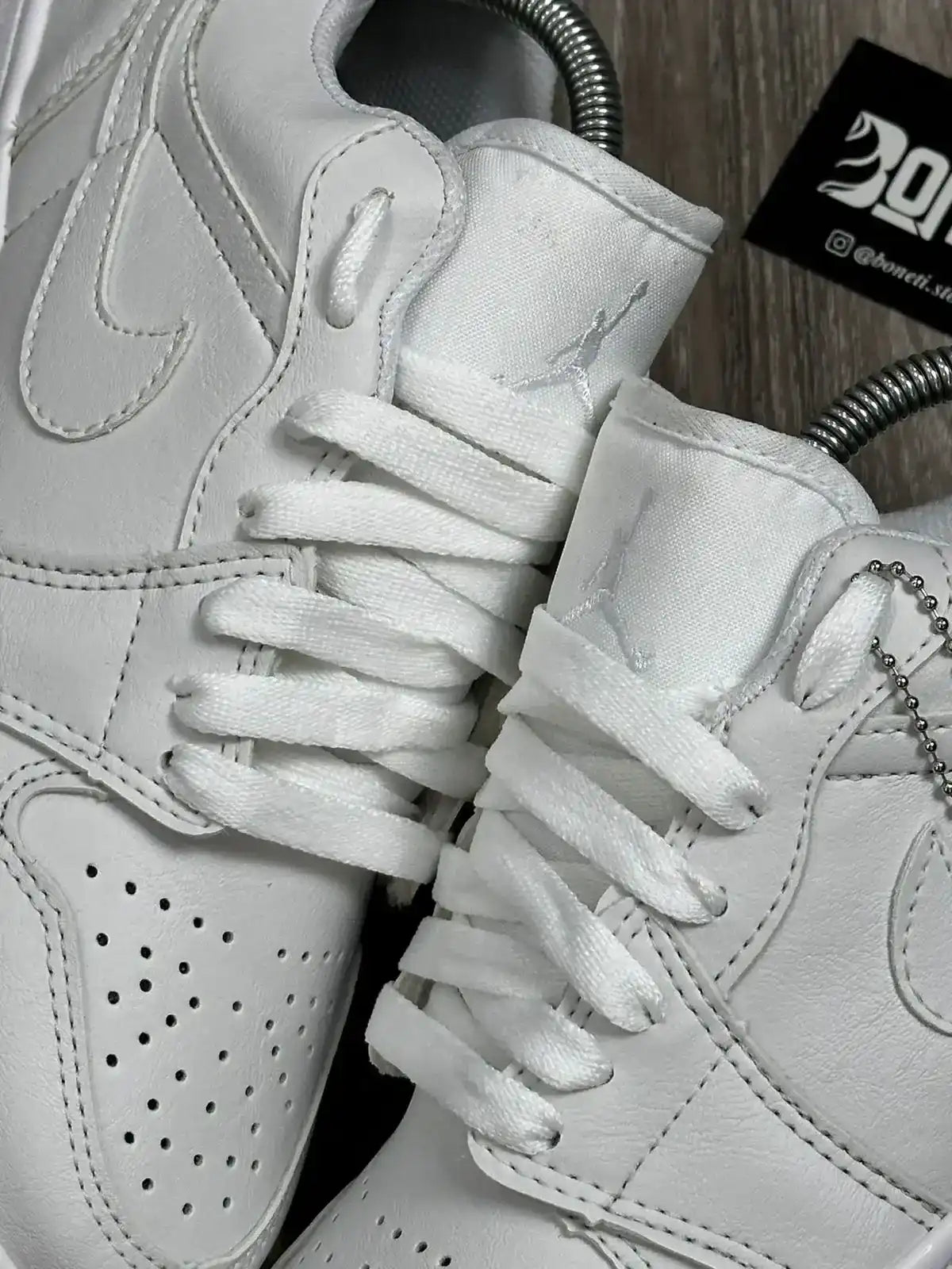 TÊNIS NK JORDAN 1 - BRANCO