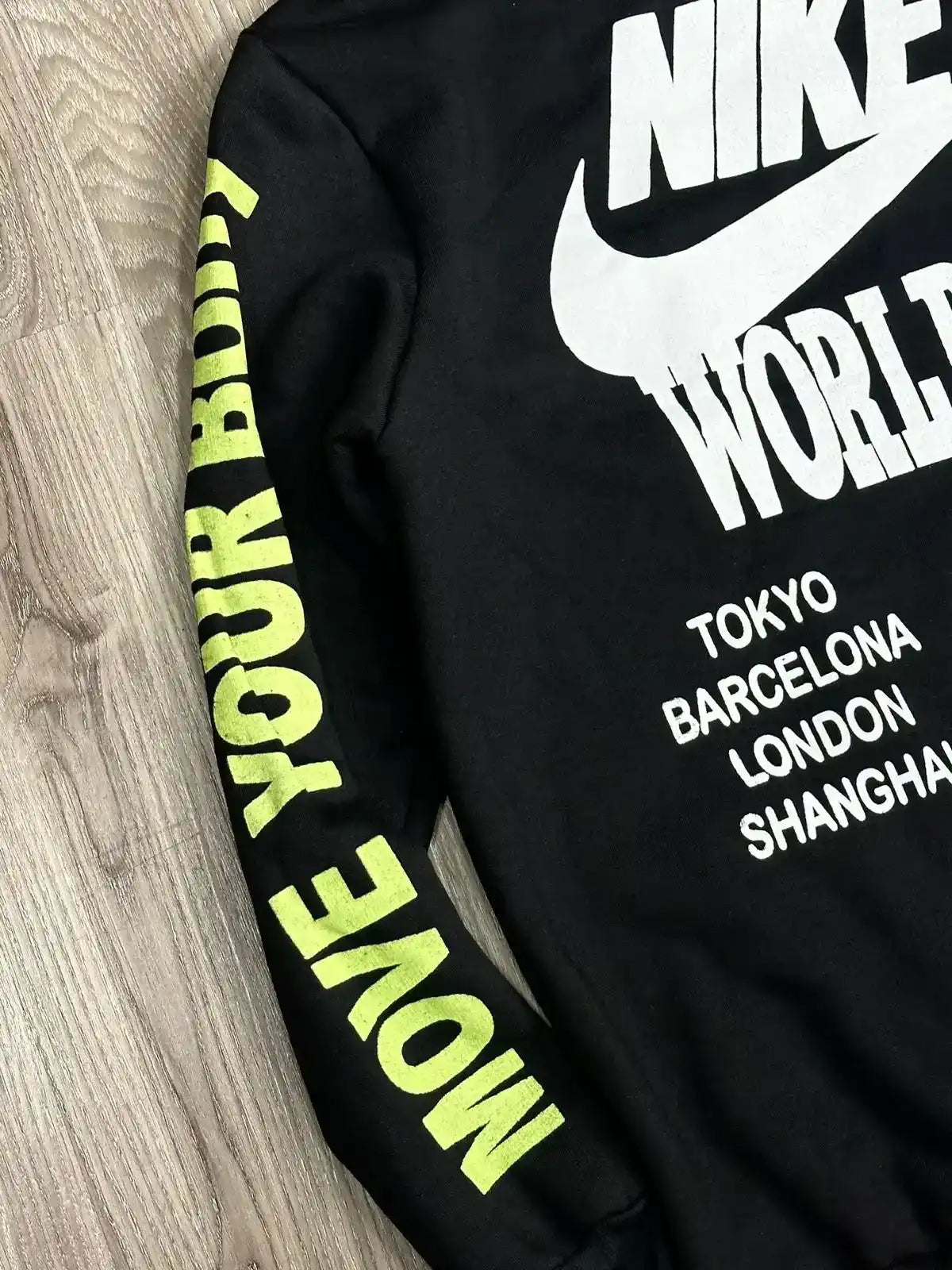 MOLETOM CANGURU NK WORLD TOUR - PRETO