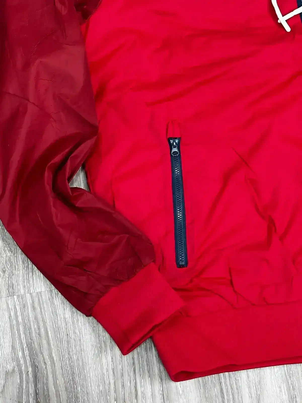 CORTA VENTO NK WINDRUNNER - VERMELHO E PRETO