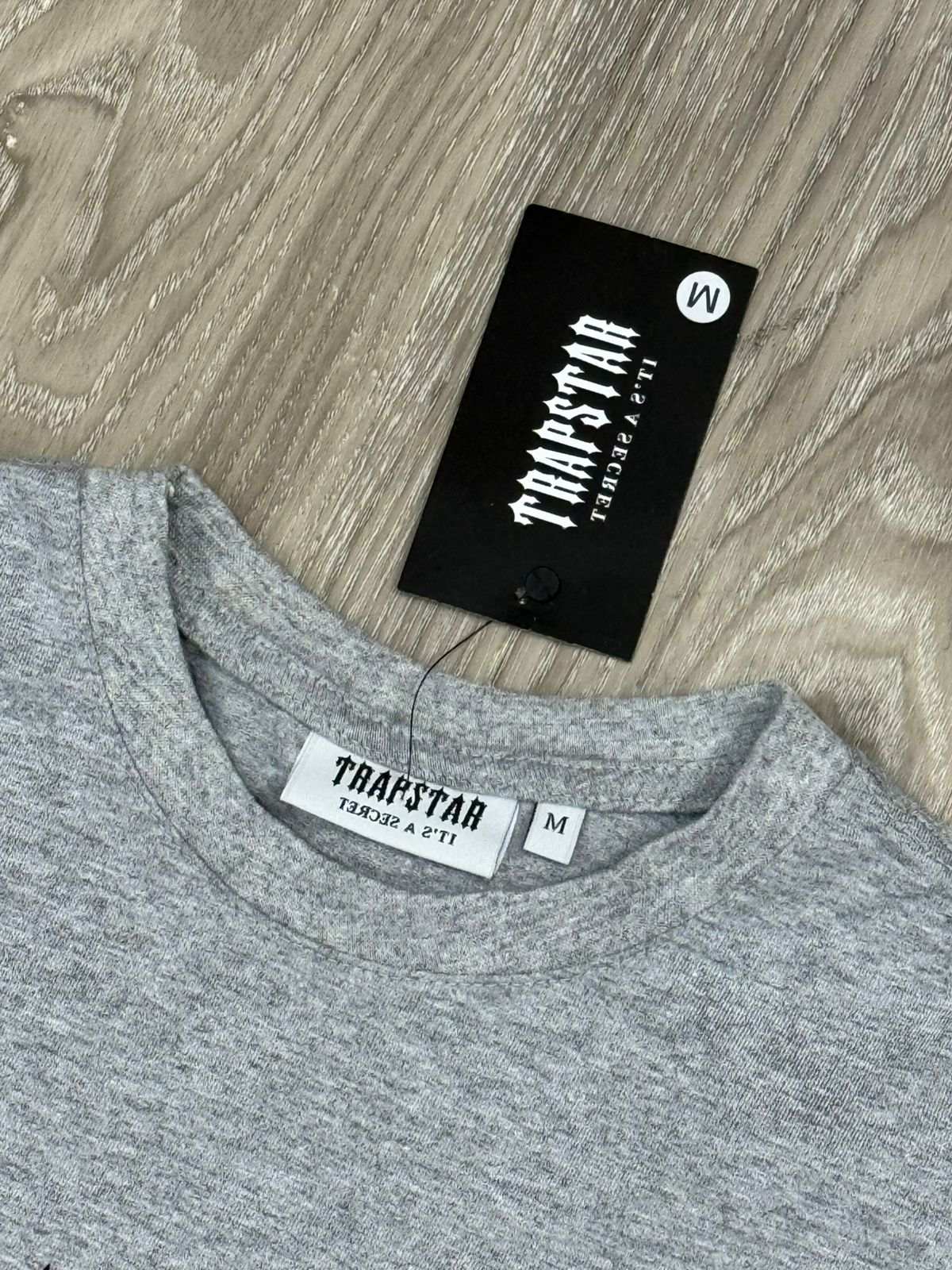 CAMISETA TRAPSTAR ITS A SECRET - CINZA