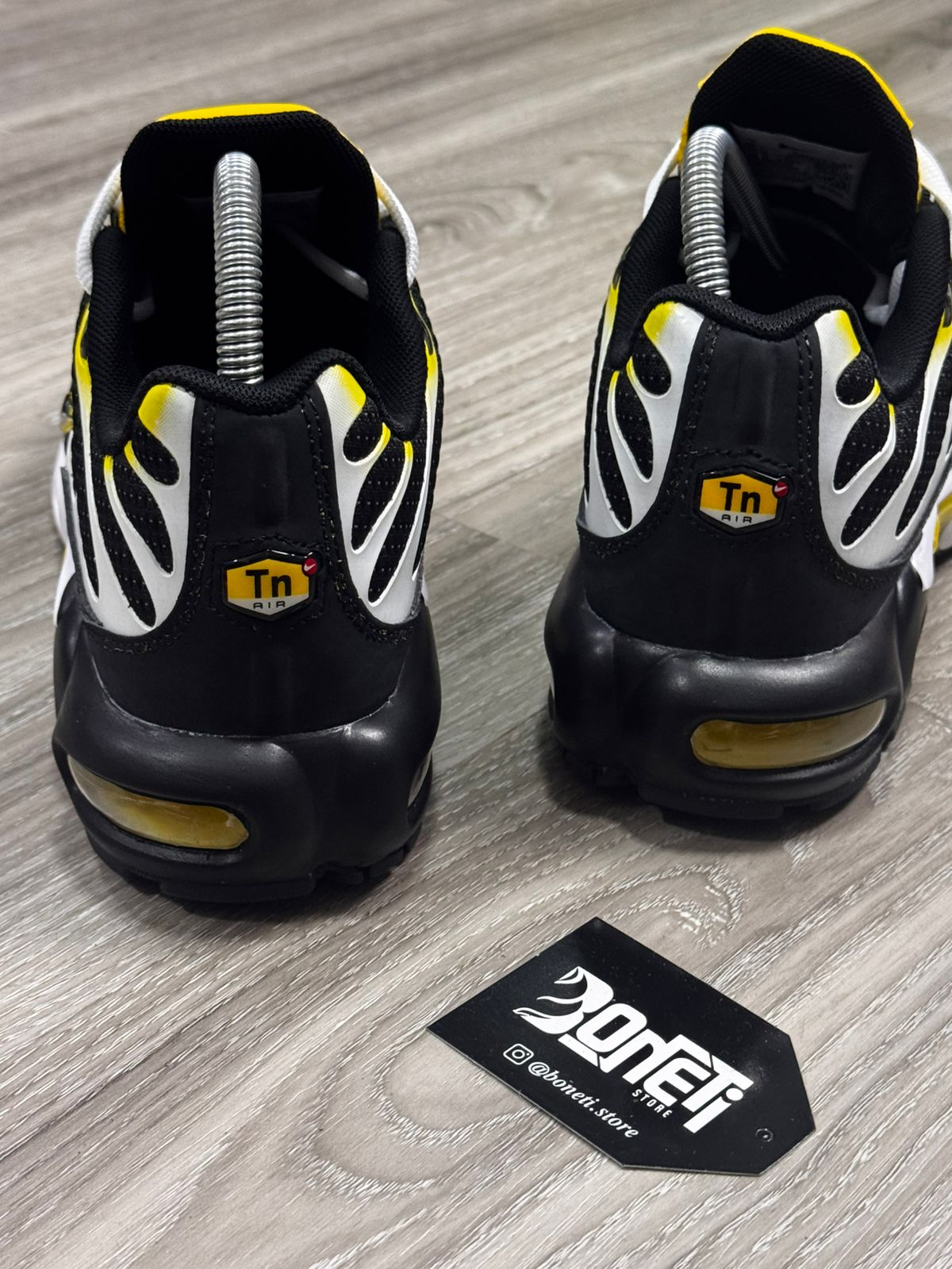TÊNIS NK AIR MAX PLUS TN - TÁXI
