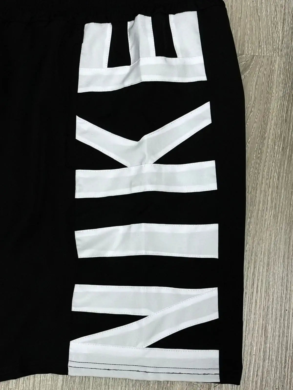 SHORTS TACTEL NK LETREIRO - PRETO