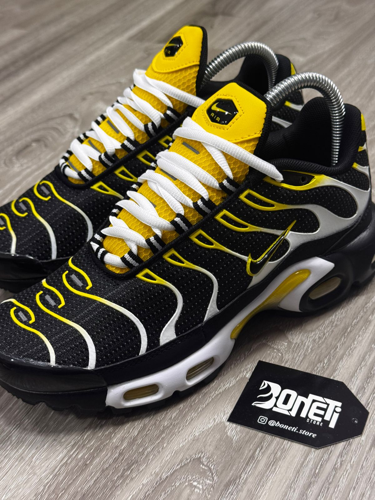 TÊNIS NK AIR MAX PLUS TN - TÁXI
