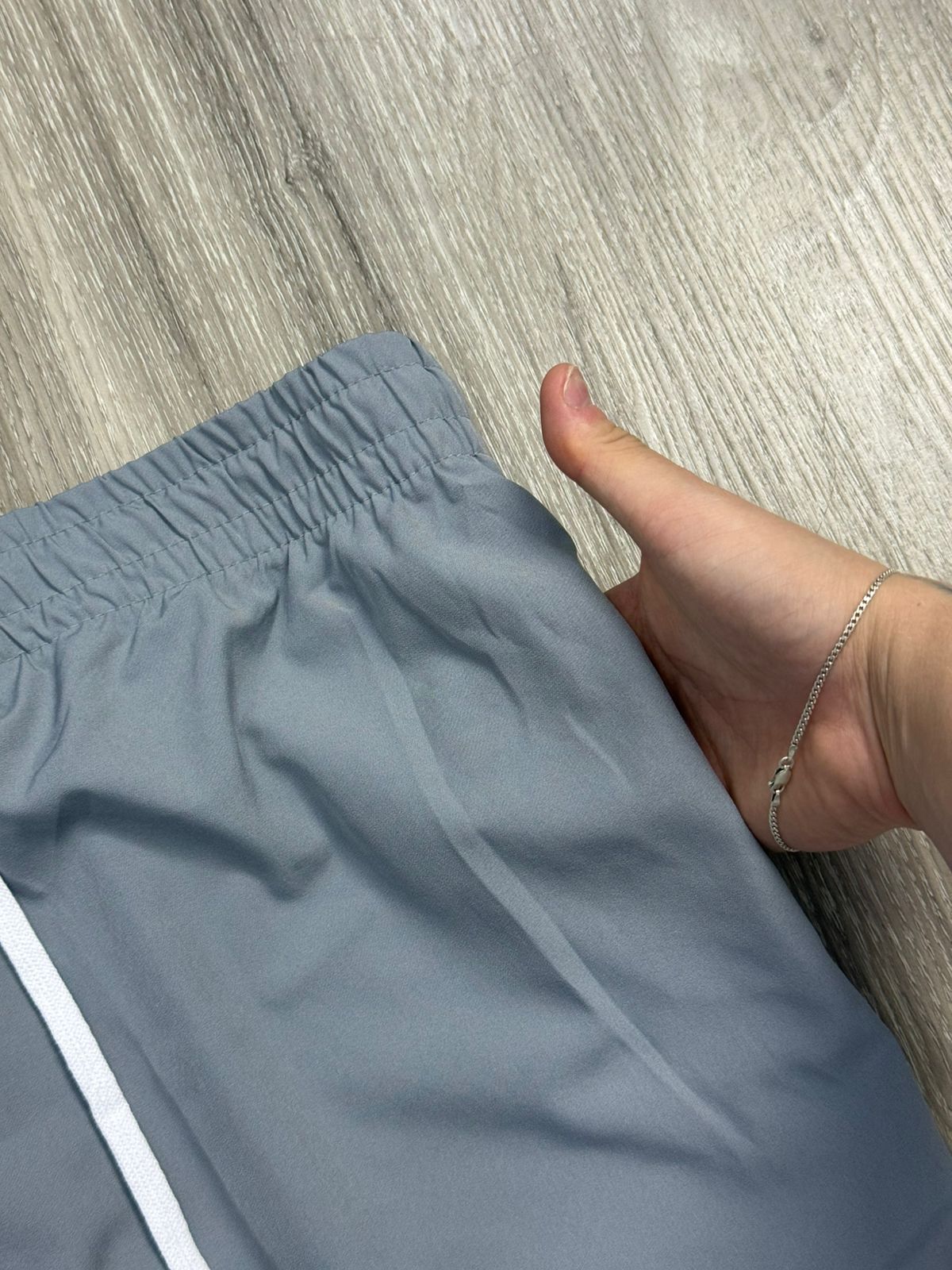 SHORTS TACTEL NK CLUB BORDADO - SMOKE GREY