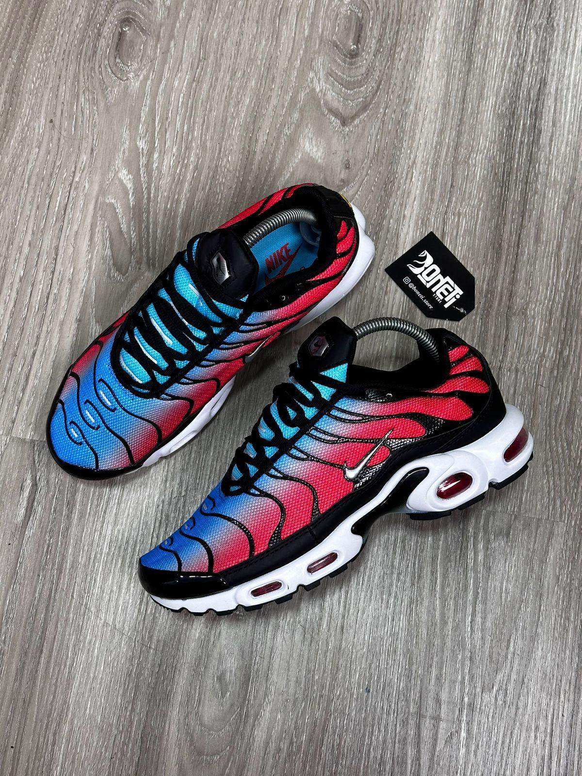 TÊNIS NK AIR MAX PLUS TN - UNIVERSITY BLUE LIGHT