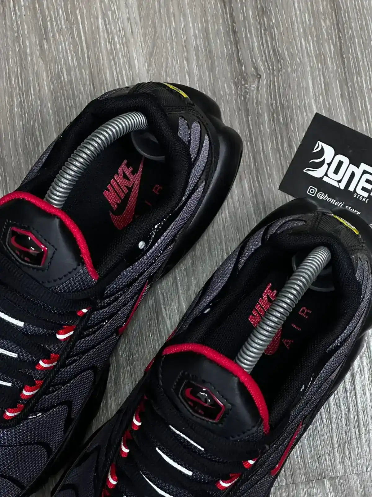 TÊNIS NK AIR MAX PLUS TN - DRÁCULA