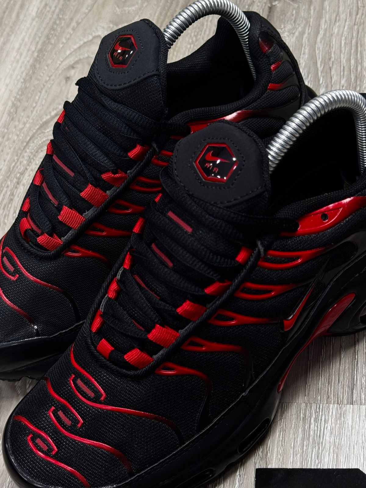 TÊNIS NK AIR MAX PLUS TN - BRED