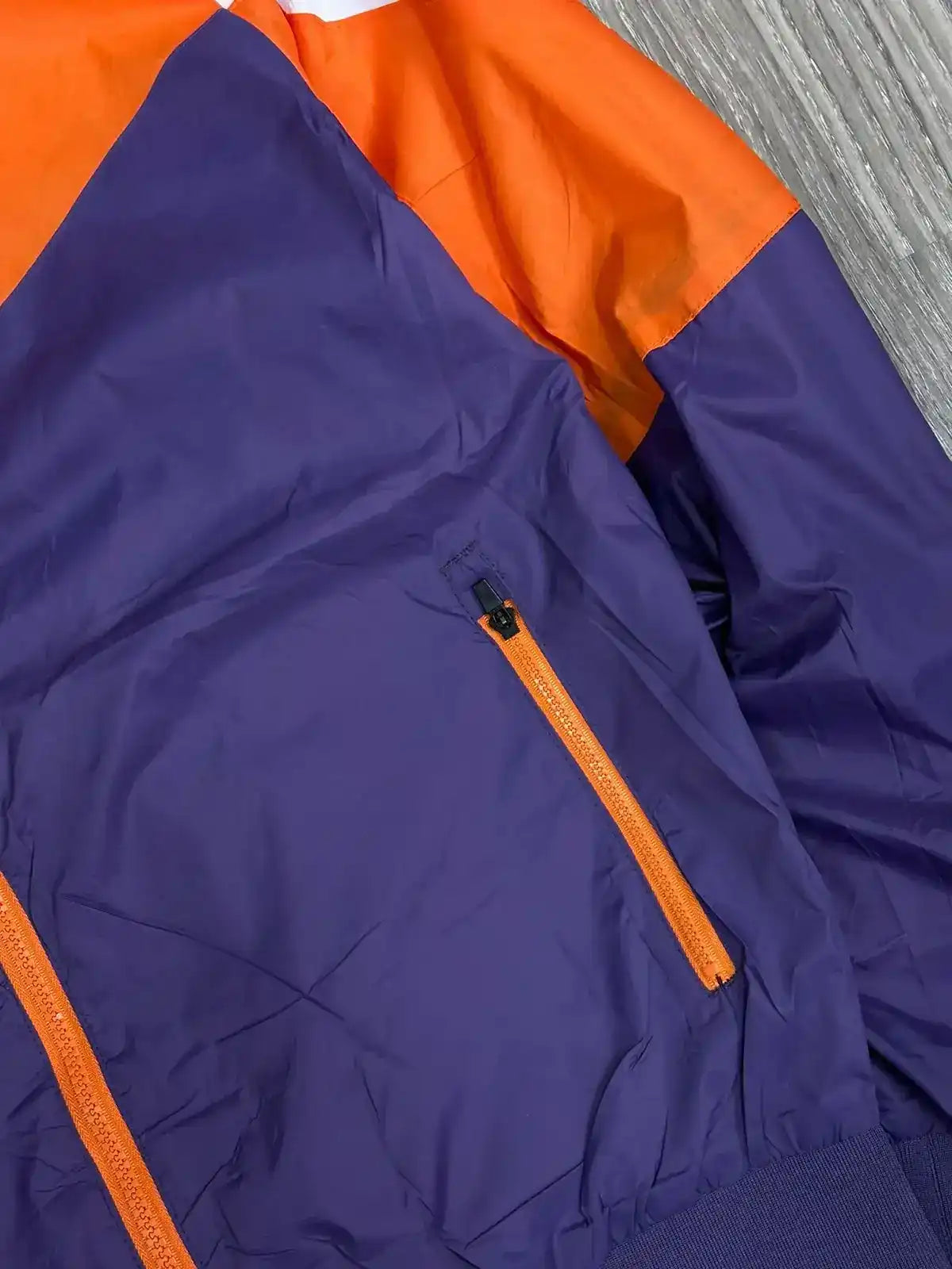 CORTA VENTO NK WINDRUNNER - ROXO E LARANJA