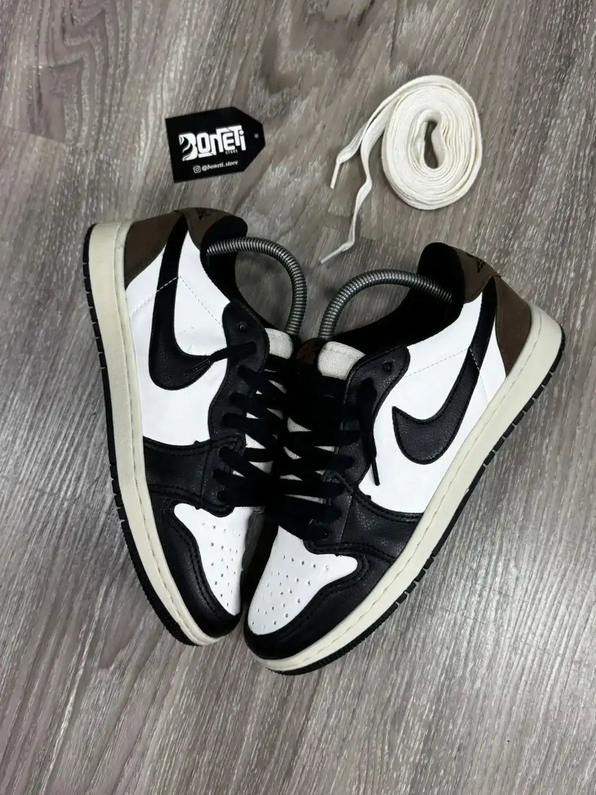 TÊNIS NK JORDAN 1 - MOCHA