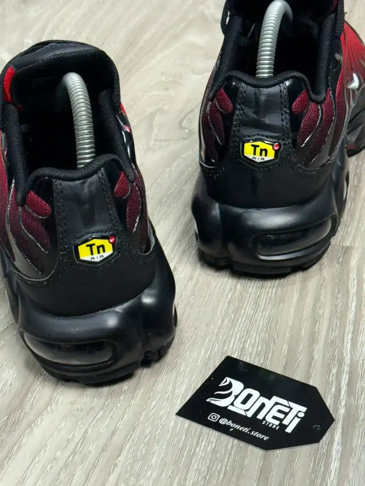 TÊNIS NK AIR MAX PLUS TN - DEADPOOL