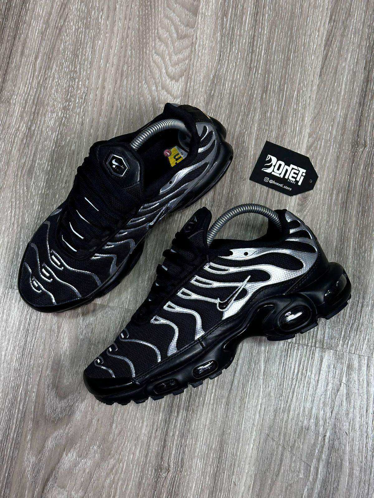 TÊNIS NK AIR MAX PLUS TN - BLACK METALLIC