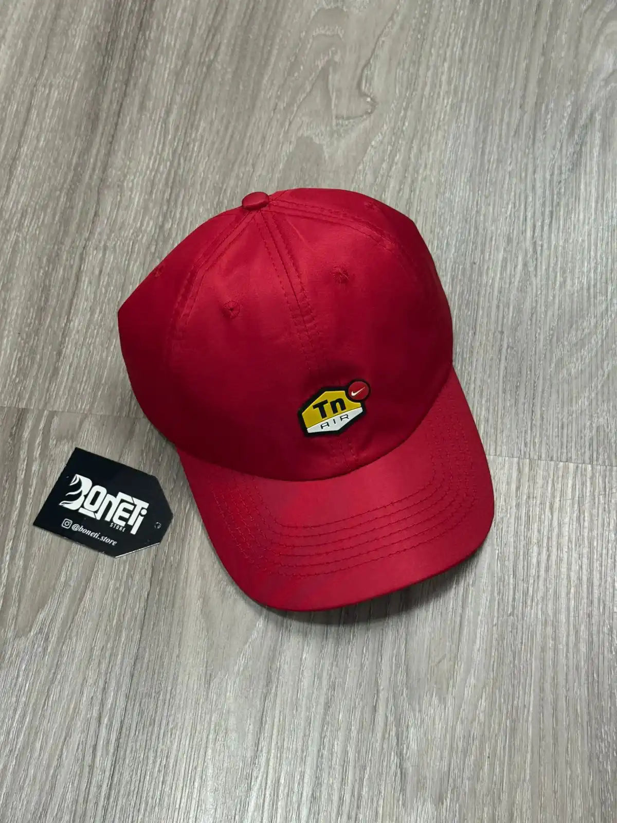 BONÉ NK TN AIR LOGO - VERMELHO