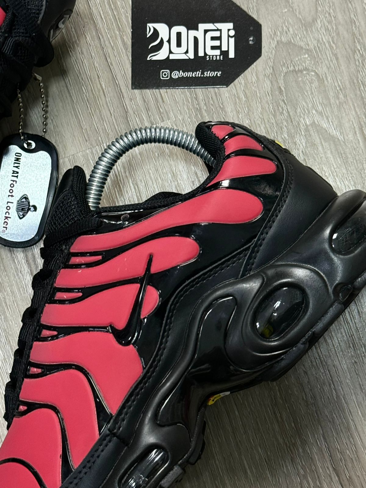 TÊNIS NK AIR MAX PLUS TN CHANGE COLOR - RED