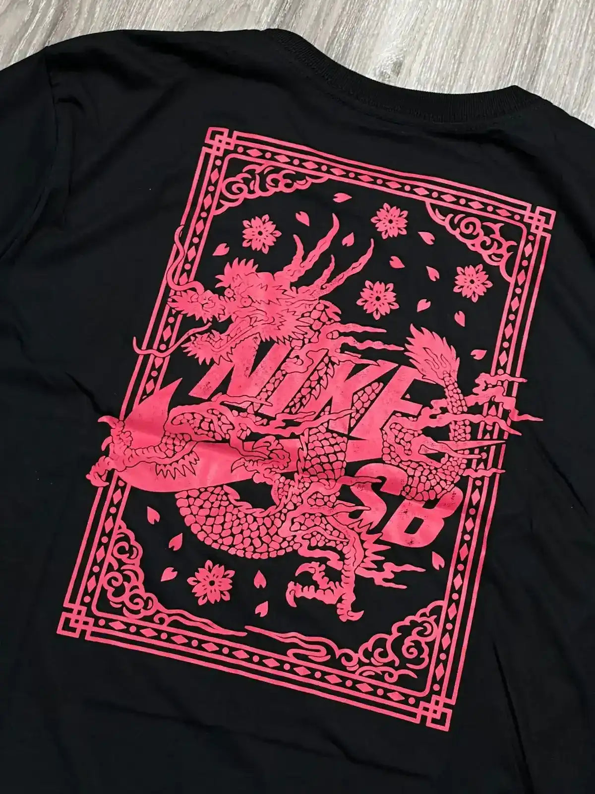 CAMISETA NK SB DRAGON