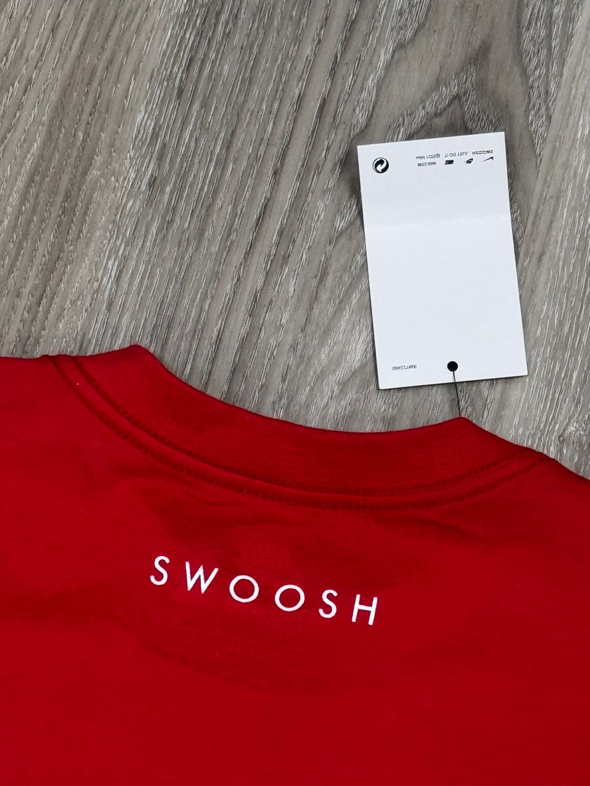 CAMISETA NK SWOOSH + JUST DO IT 25 - VERMELHA