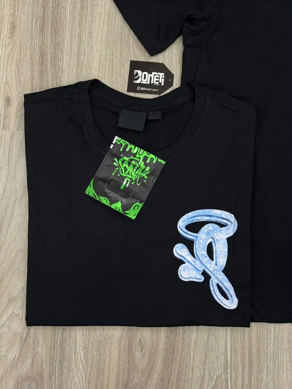 CAMISETA SYNA WORLD PILL - PRETA