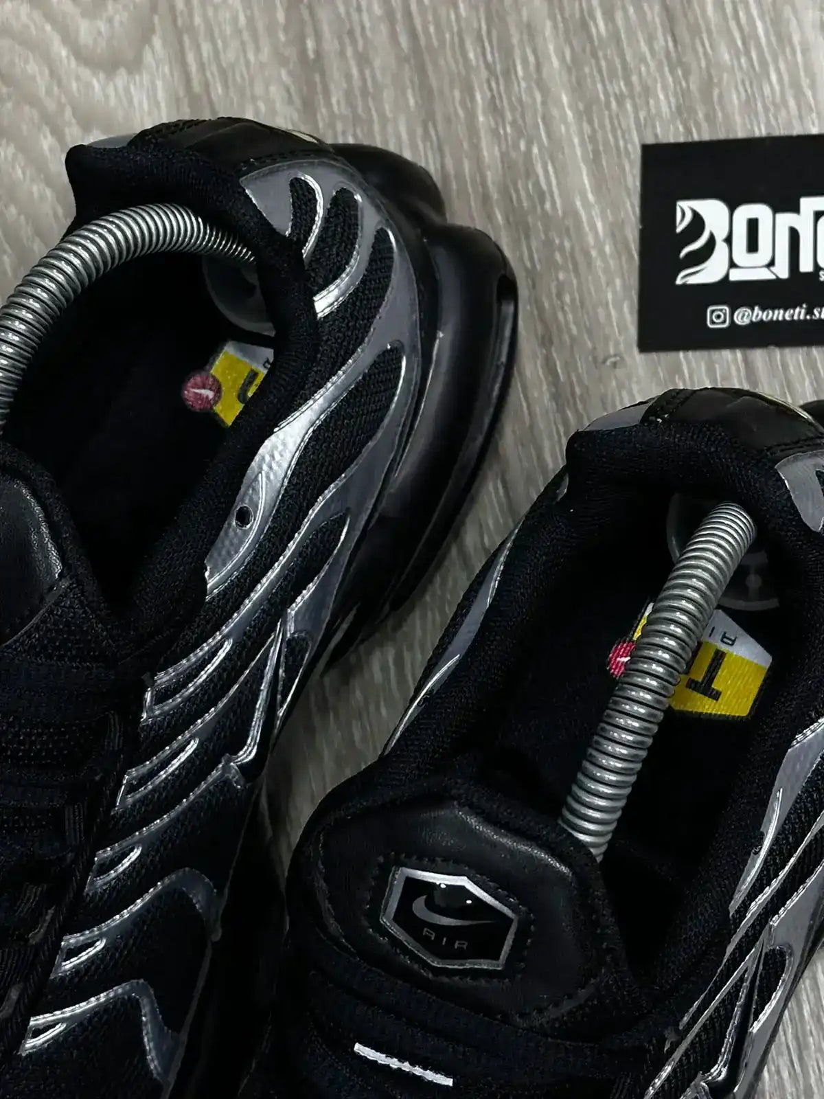 TÊNIS NK AIR MAX PLUS TN - BLACK METALLIC