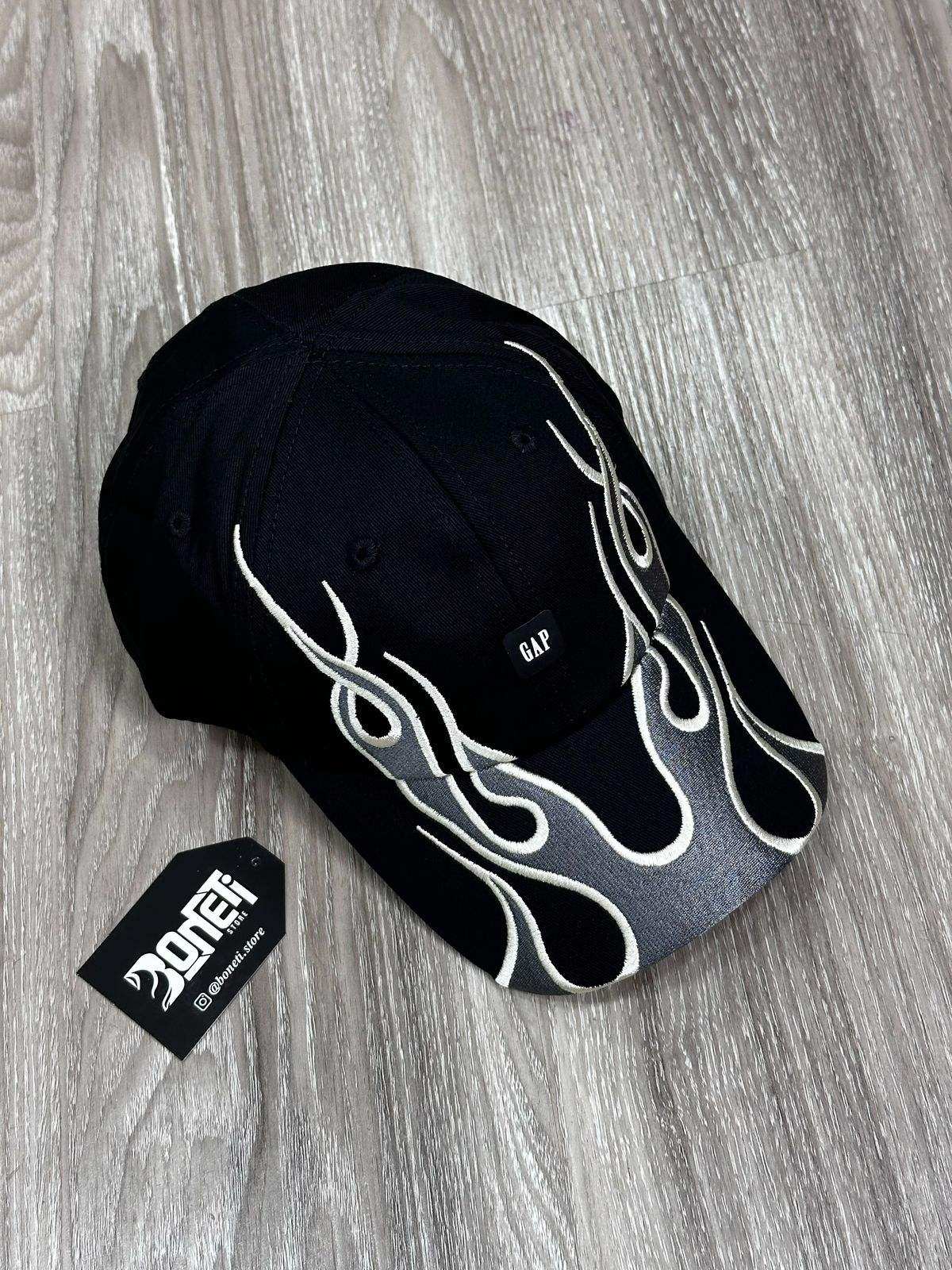 BONÉ YZY X GAP FLAME BLACK