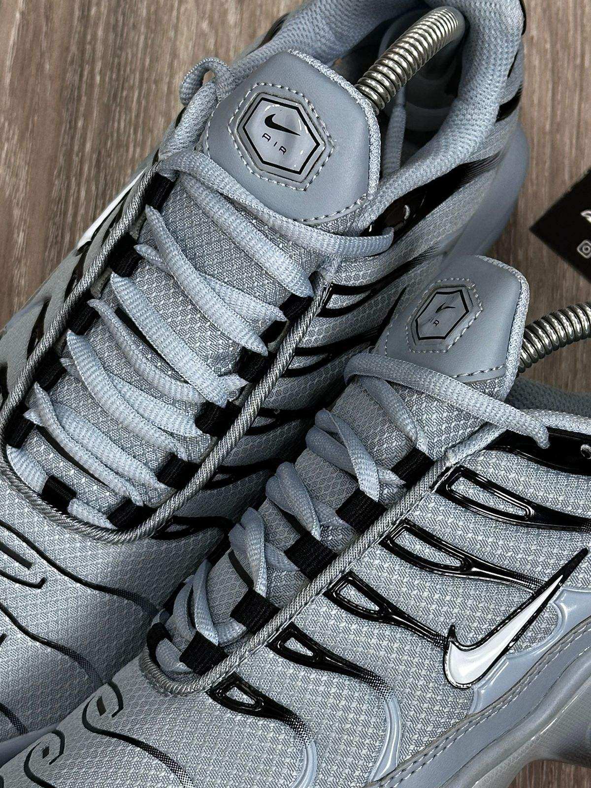 TÊNIS NK AIR MAX PLUS TN - WOLF GREY