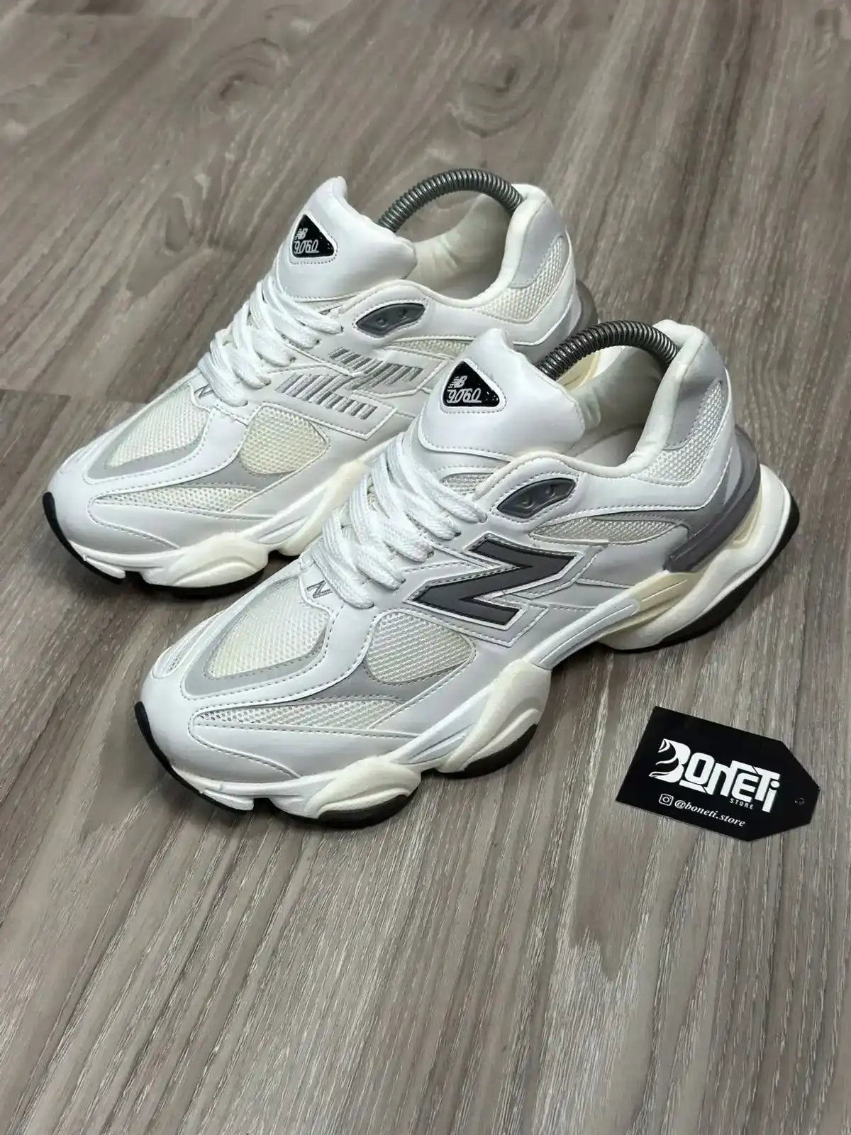 TÊNIS NB 9060 - BEGE