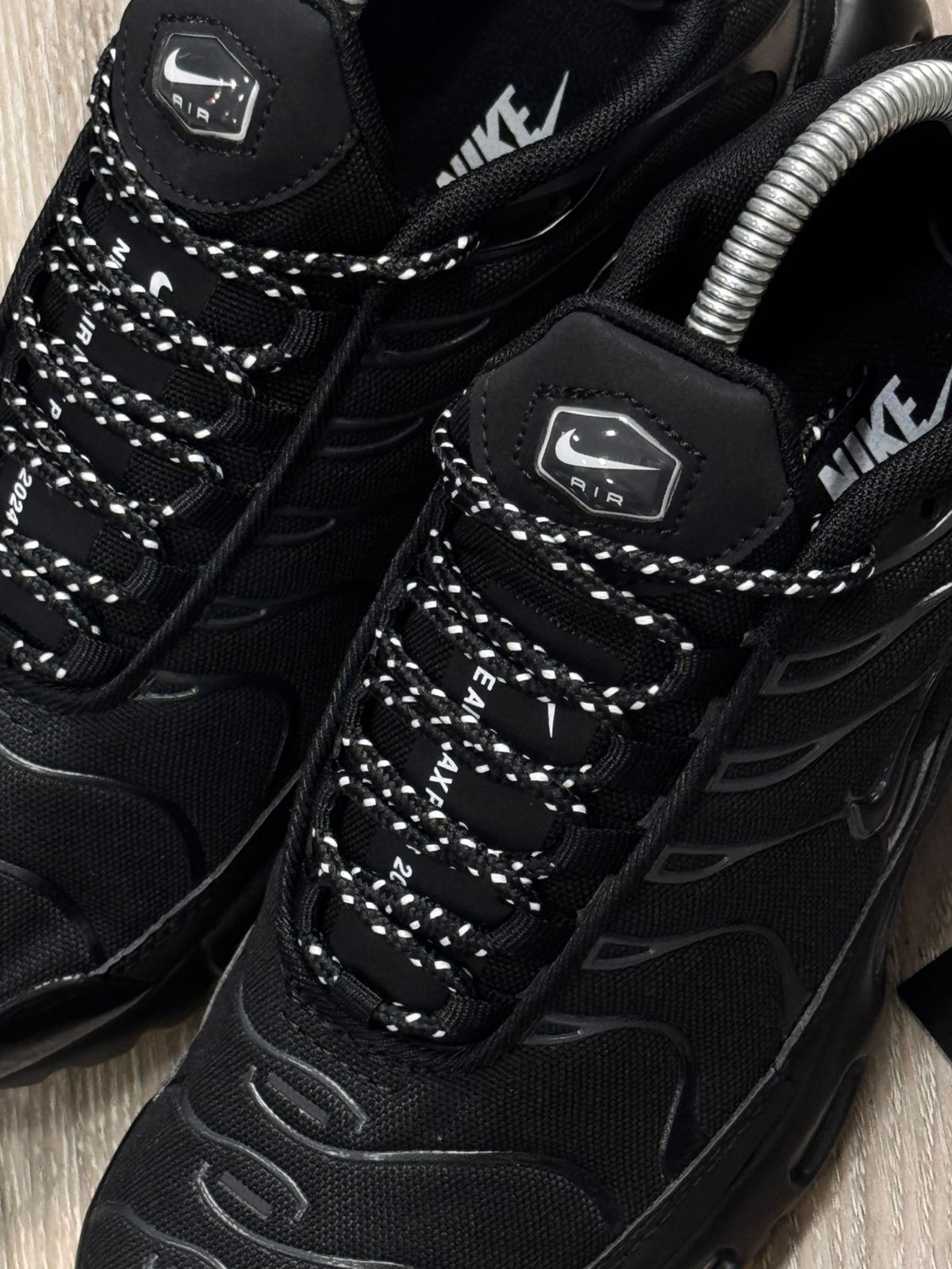 TÊNIS NK AIR MAX PLUS TN - BLACK GUM