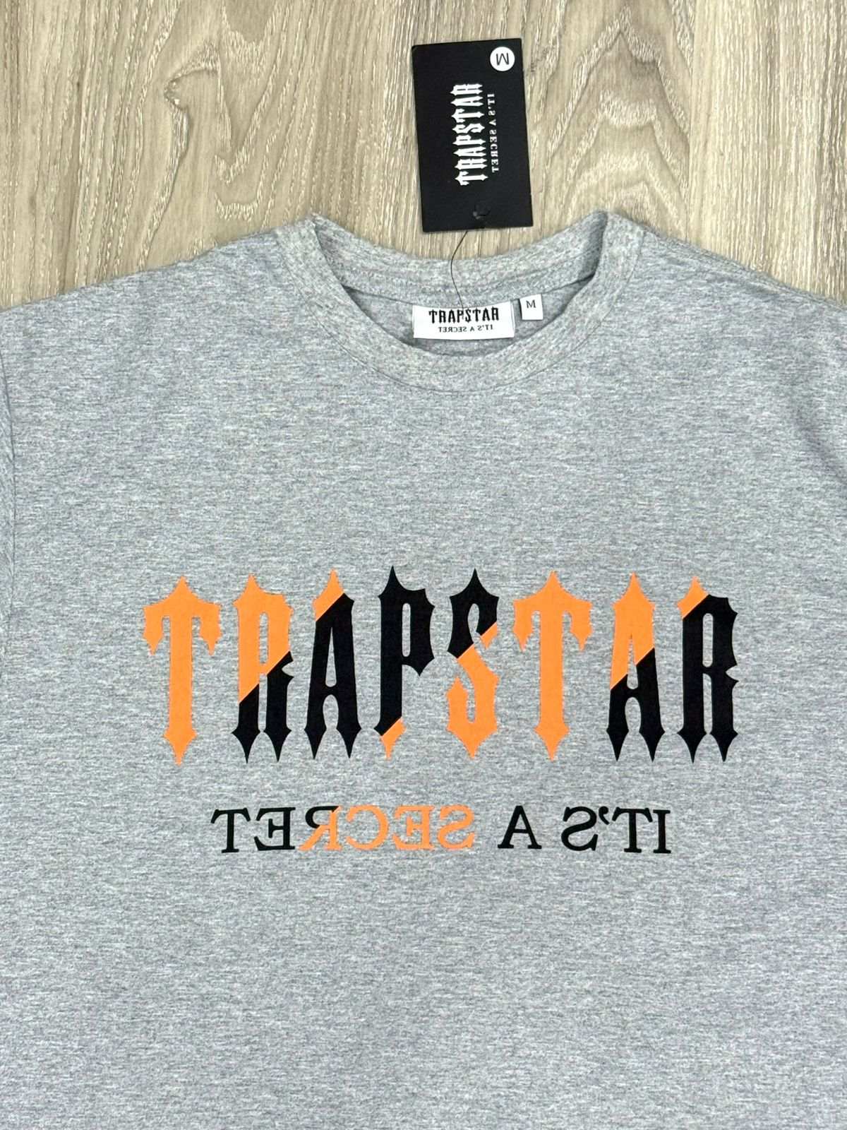 CAMISETA TRAPSTAR ITS A SECRET - CINZA