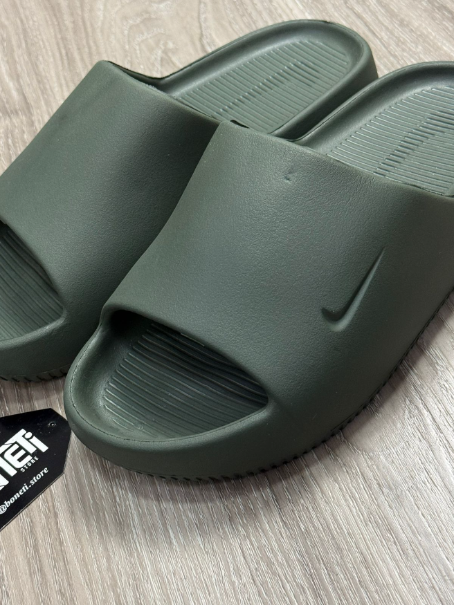 CHINELO SLIDE NK CALM - VERDE MILITAR
